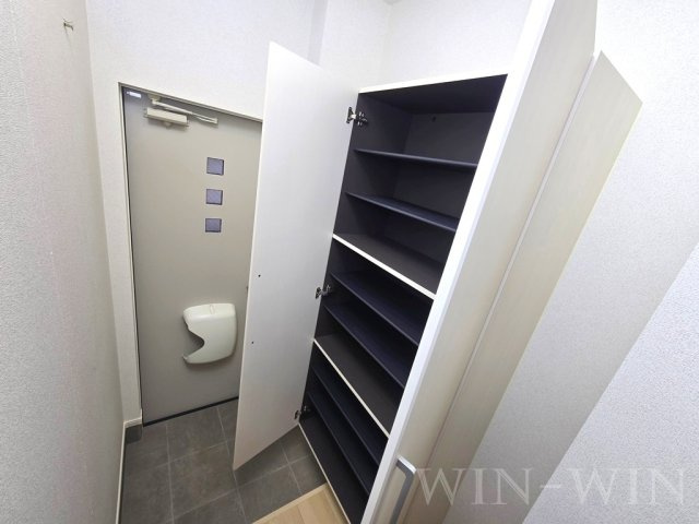 ライラック古並の玄関