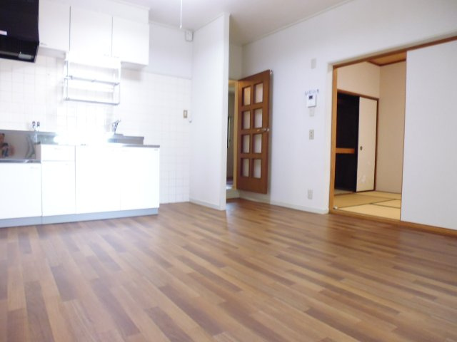 西明石グランドハイツの居間・リビング|10帖リビング