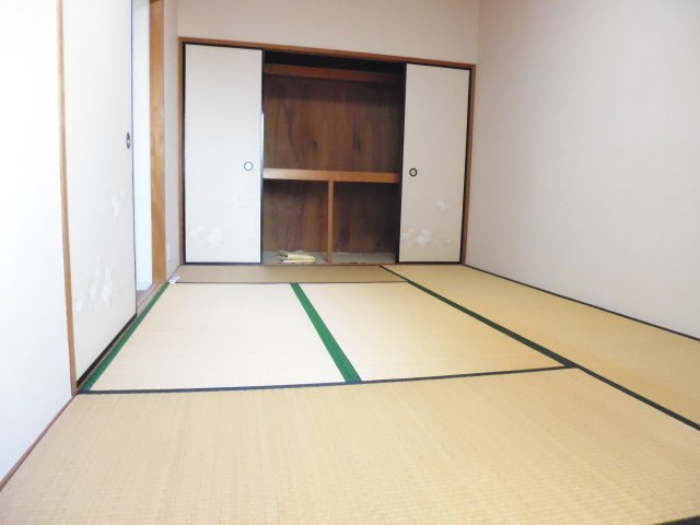 西明石グランドハイツの和室|6帖和室