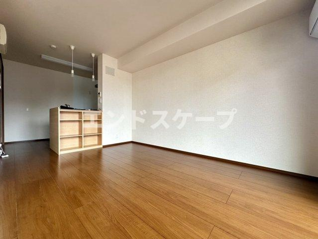 ドムスレジーナ　Ａの居間・リビング|高崎、前橋のお部屋探しはエンドスケープまで！お客様の理想お聞かせ下さい♪