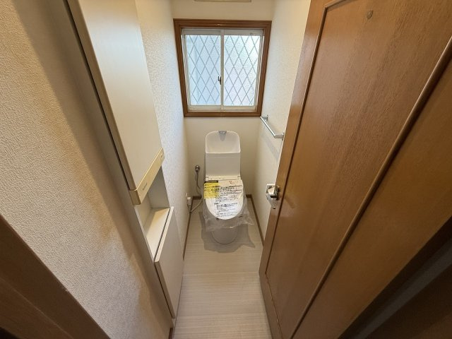 北六甲台1丁目戸建のトイレ