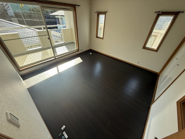 北六甲台1丁目戸建の洋室