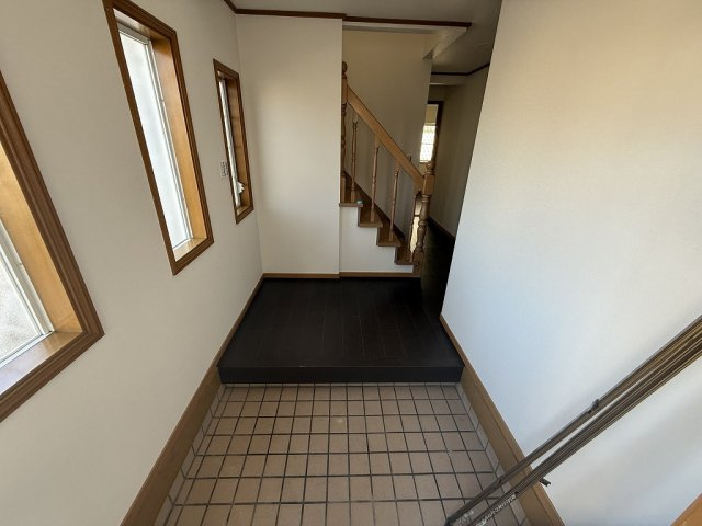 北六甲台1丁目戸建の玄関