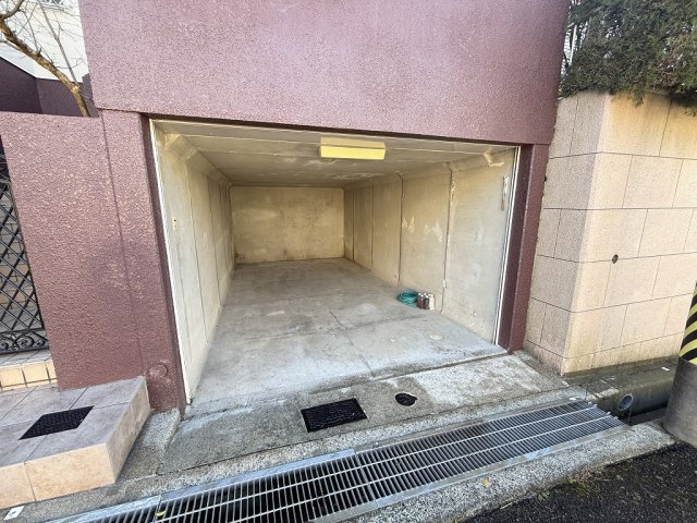 北六甲台1丁目戸建の駐車場|堀込駐車場
