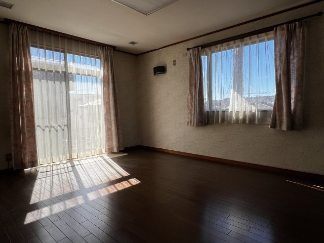 佐野1020中古住宅の居間・リビング