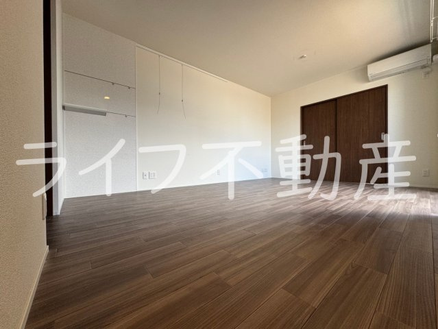 CHARME LACINEの居間・リビング|おしゃれな居間です