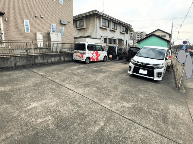 メゾン島田の駐車場