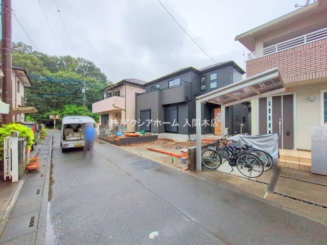 入間市東町5丁目・全1棟　新築一戸建　～収納スペース豊富～の前面道路含む現地写真|現地写真（2025年6月11日撮影）