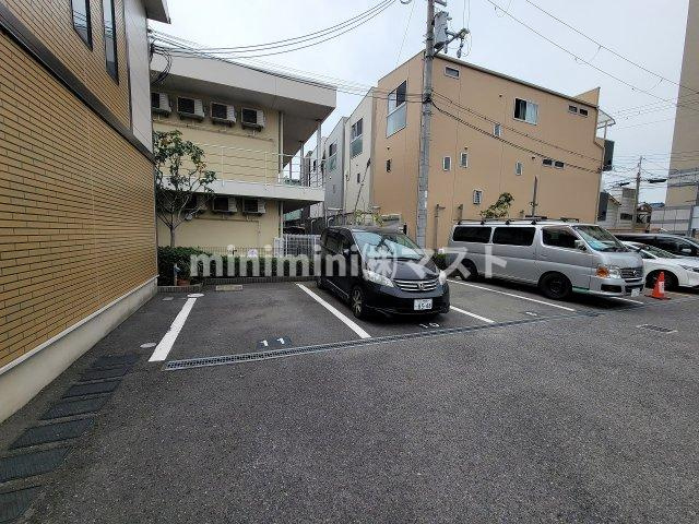コアレジデンスの駐車場