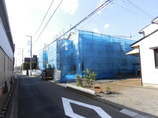 【前面道路含む現地写真】 | 南側の前面道路は４ｍ公道です
