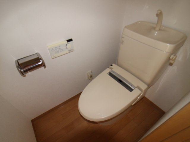 ラシーヌ御崎のトイレ|ゆったりとした空間のトイレです