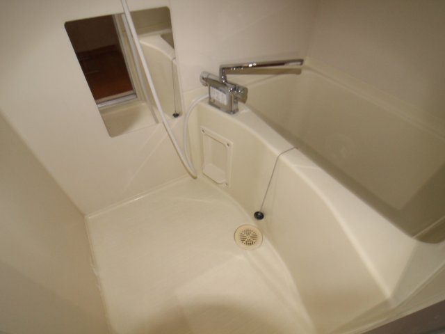 ラシーヌ御崎の浴室|日々の疲れを癒すお風呂付です