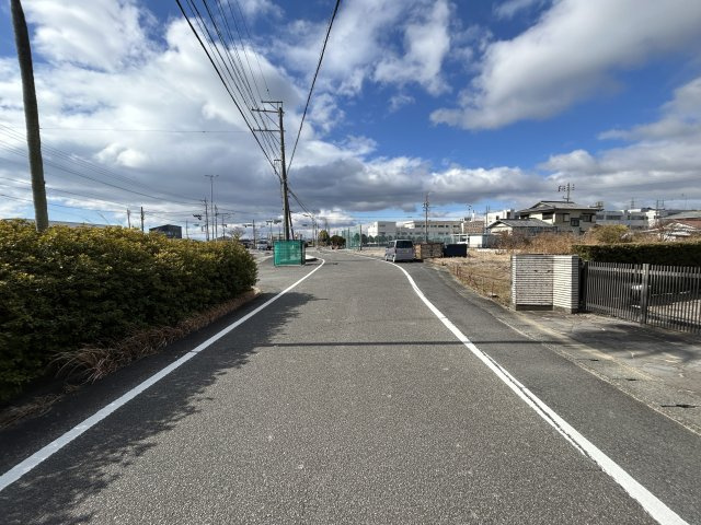 【前面道路含む現地写真】の画像