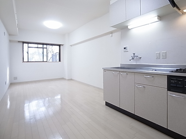 神戸市須磨区戸政町４丁目の賃貸マンションの居間・リビング|リビング