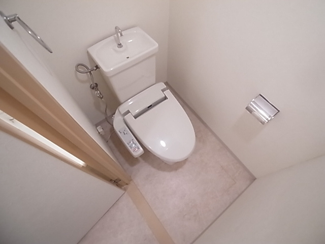 神戸市須磨区戸政町４丁目の賃貸マンションのトイレ|ウォシュレット付トイレ