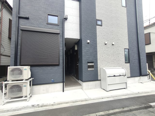 ブランディーユ新小岩のエントランス