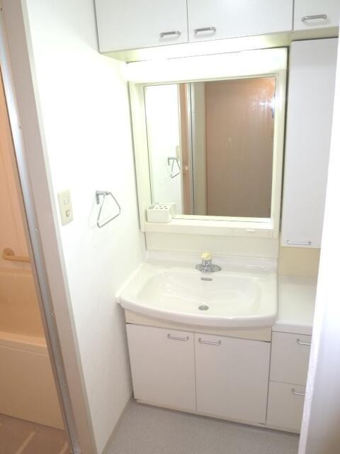 パークヒルズ三部の独立洗面台| 
現況優先。