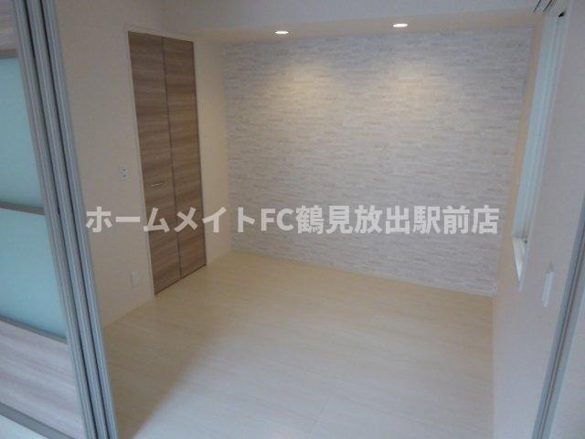 東大阪市楠根１丁目のアパートの洋室