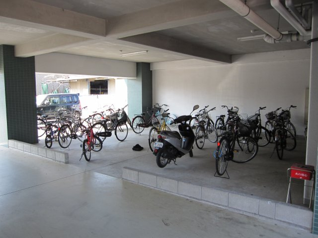 FLATHILL広国際通りの駐車場
