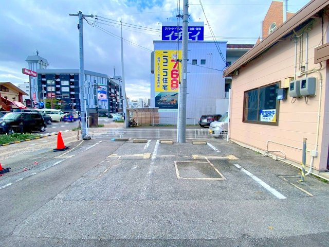 錦町1丁目事務所の駐車場