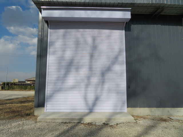 鴻巣市前砂の倉庫の外観