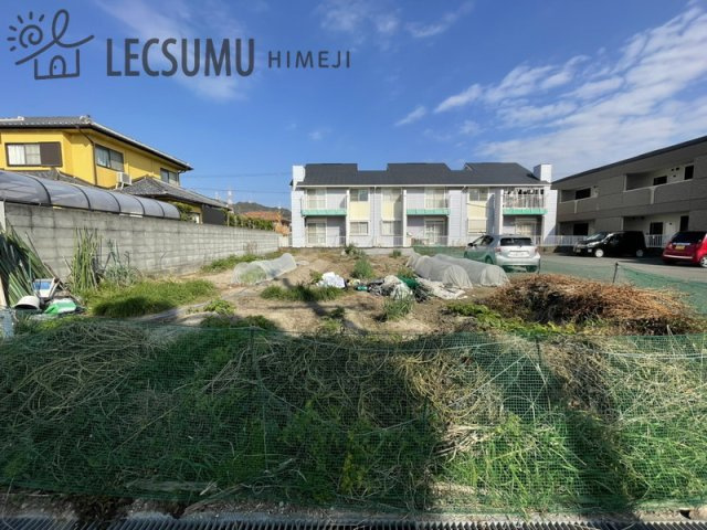 姫路市白浜町寺家二丁目/売土地の前面道路含む現地写真