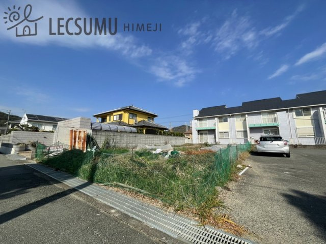 姫路市白浜町寺家二丁目/売土地の前面道路含む現地写真