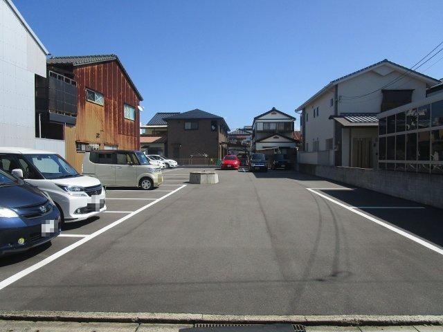 新町マルニ駐車場