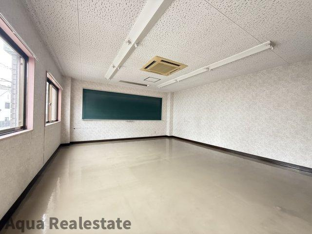 丸亀市本町　塾跡の内装|２階南側