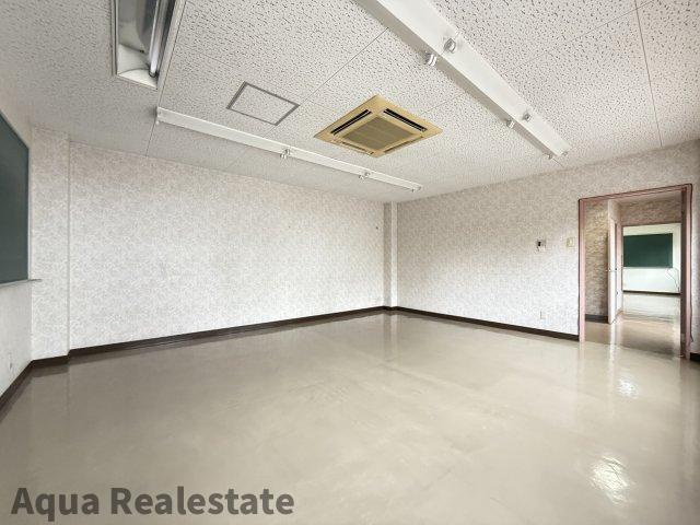 丸亀市本町　塾跡の内装|２階南側
