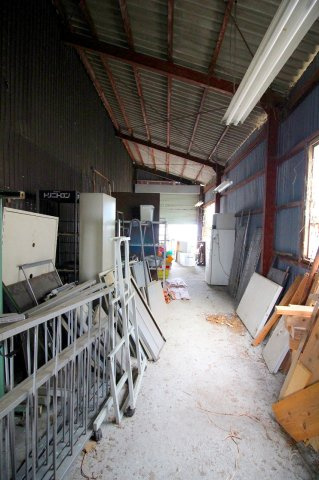 車尾Ｔ倉庫の内装