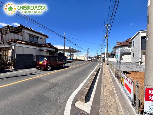 鴻巣市屈巣　新築一戸建て　クライン　2期　01の前面道路含む現地写真
