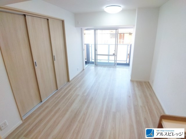 コスモ鶴瀬ステーションスクエアの居間・リビング