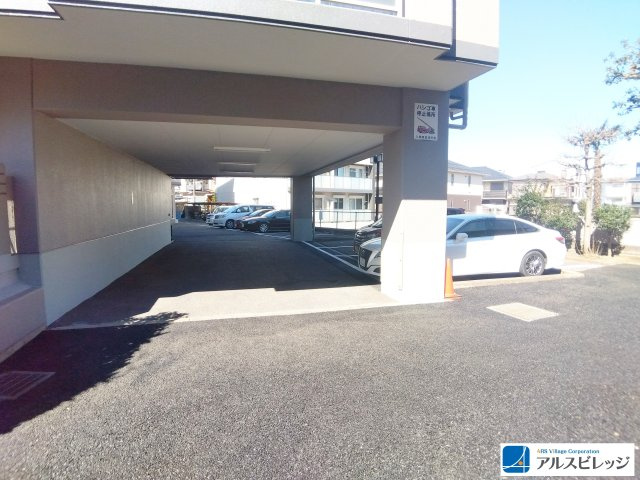 コスモ鶴瀬ステーションスクエアの駐車場