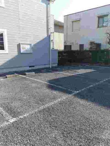 車をお持ちの方に嬉しい駐車場付きの物件です