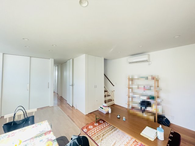 【居間・リビング】 | 本庄市柏1丁目　中古戸建