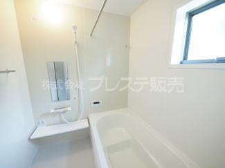 【浴室】 | 奈良市神功５丁目の新築一戸建 全３区画 | 現地写真（３号地浴室）室暖房乾燥機を標準装備！