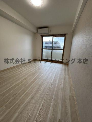 仲介手数料０円！リアライズ記念橋の居間・リビング