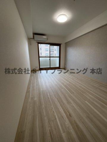 仲介手数料０円！リアライズ記念橋の居間・リビング