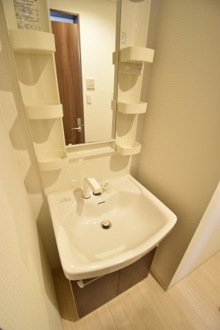 コンフォルト忍ケ丘の洗面所