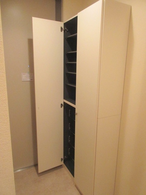 プランドール鎌倉ウエストの玄関
