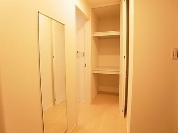 ブルームーンの玄関