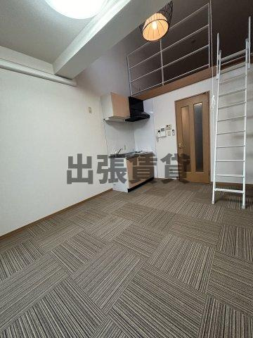 仲介手数料０円！ワイズ東別院の居間・リビング