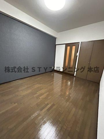 仲介手数料０円！アーバンライフヤマゼンの居間・リビング