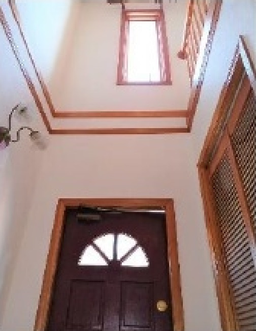 中古戸建　熊谷市瀬南35-12（リフォーム住宅）の玄関