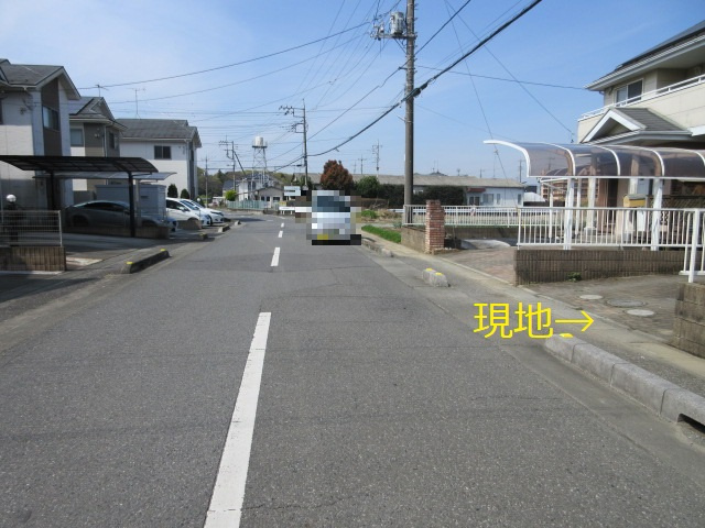 中古戸建　熊谷市瀬南35-12（リフォーム住宅）の前面道路含む現地写真