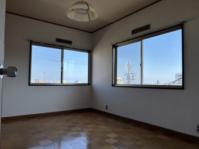 大谷町戸建ての洋室