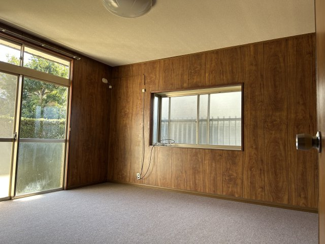 大谷町戸建ての洋室