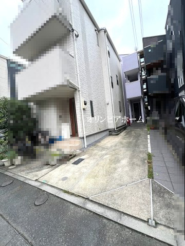 中古戸建　江東区大島１丁目　所有権19.72坪　カースペース付の前面道路含む現地写真