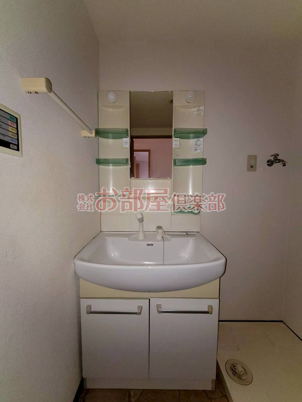 ルネス荒木一番館の独立洗面台|※現況優先
